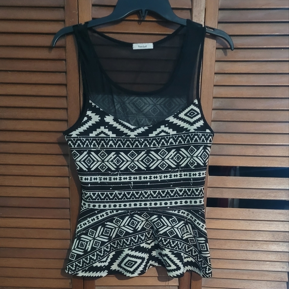 TeenBell Black and White Tribal Pattern Tank Top, With Fit And Flare Style. Sz M